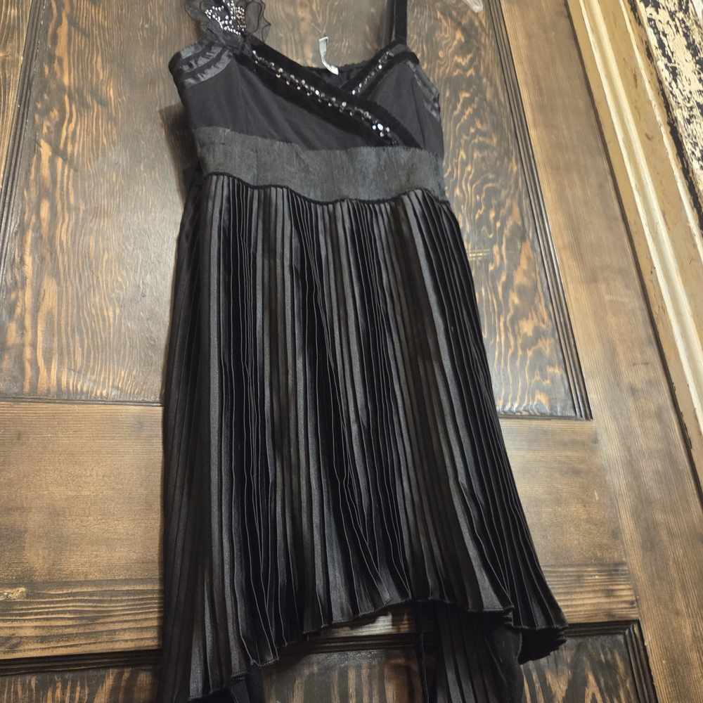 Chic Black Accordian Pleated Formal Dress w/ Bling